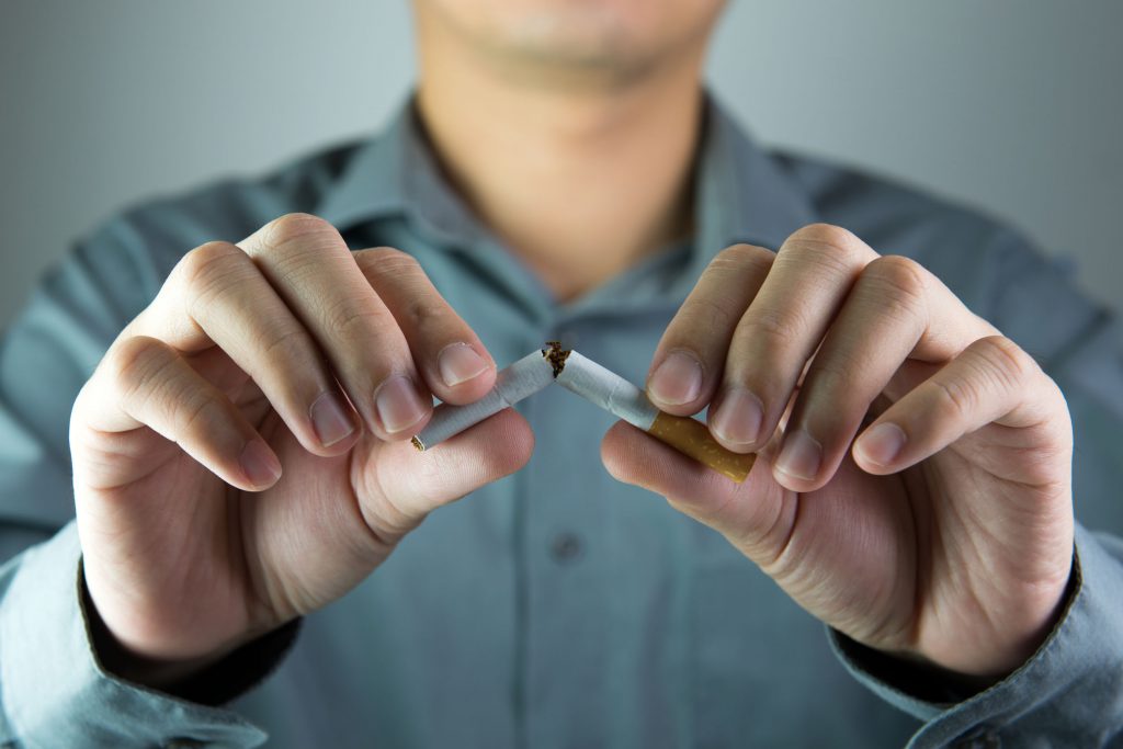 Fumar diminui o pênis, pelo menos é o que diz essa pesquisa