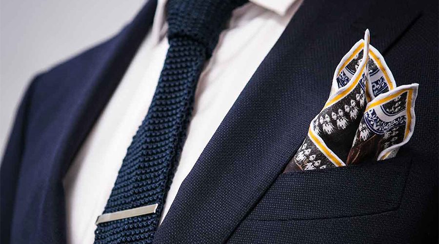 Acessórios-baratos-Itens-masculinos-por-menos-de-25-reais-lenço-de-bolso