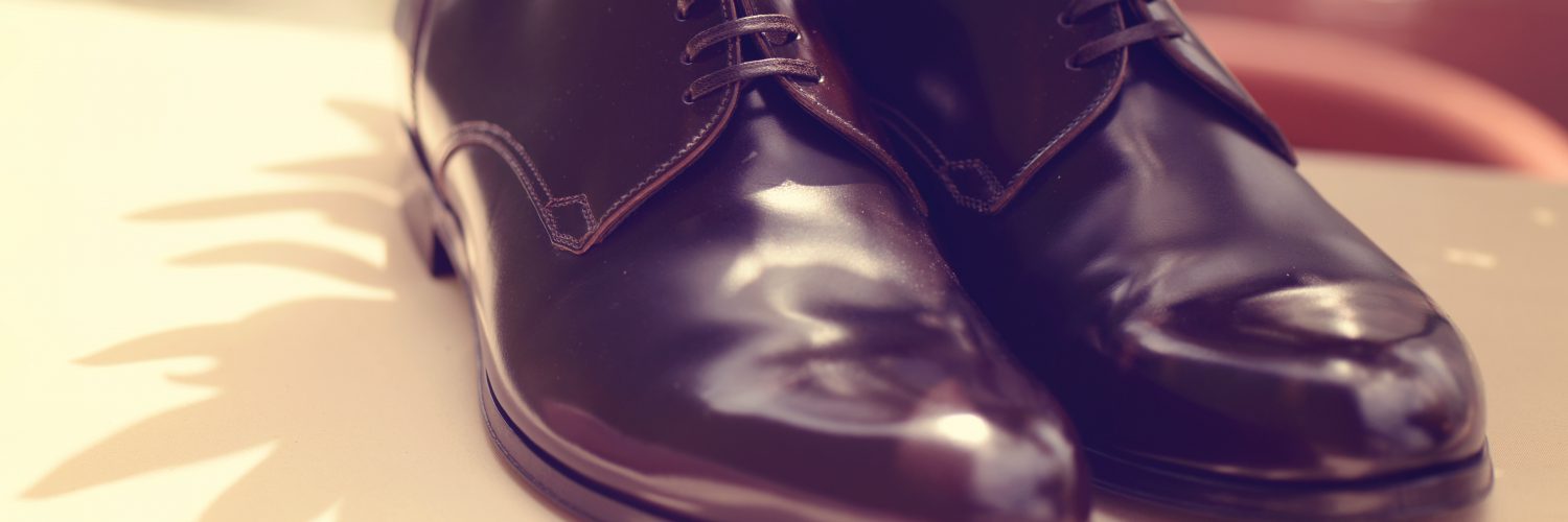 Como engraxar sapato? Seu calçado brilhante e muito mais hidratado